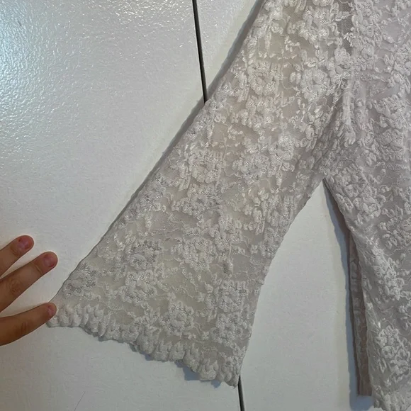 Vintage lace blouse. - Picture 2 of 5